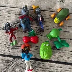 Plants Vs. Zombies figurines 8-piece bundle